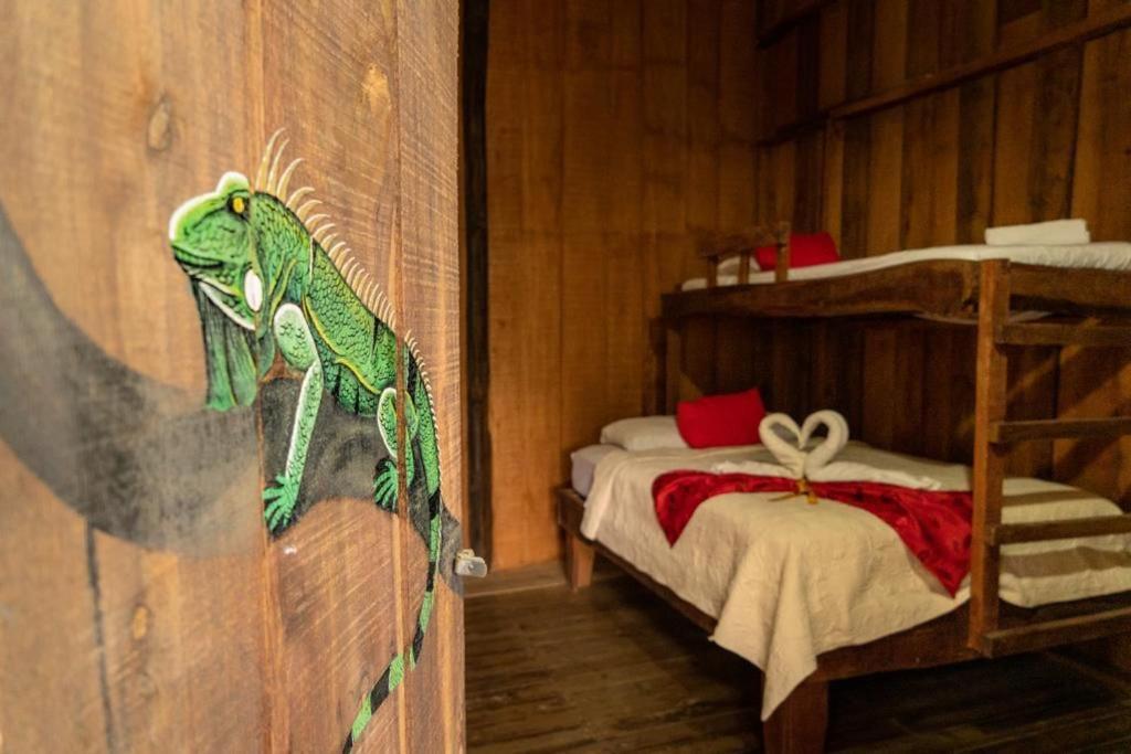 Hostel Rustico Marabi Tárcoles Eksteriør bilde