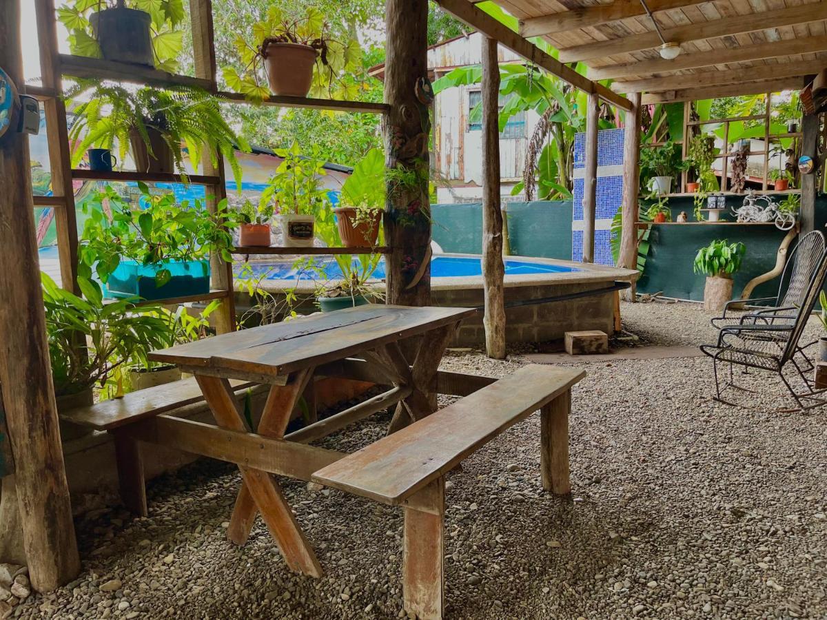 Hostel Rustico Marabi Tárcoles Eksteriør bilde