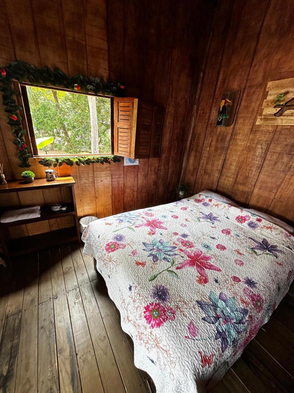Hostel Rustico Marabi Tárcoles Eksteriør bilde
