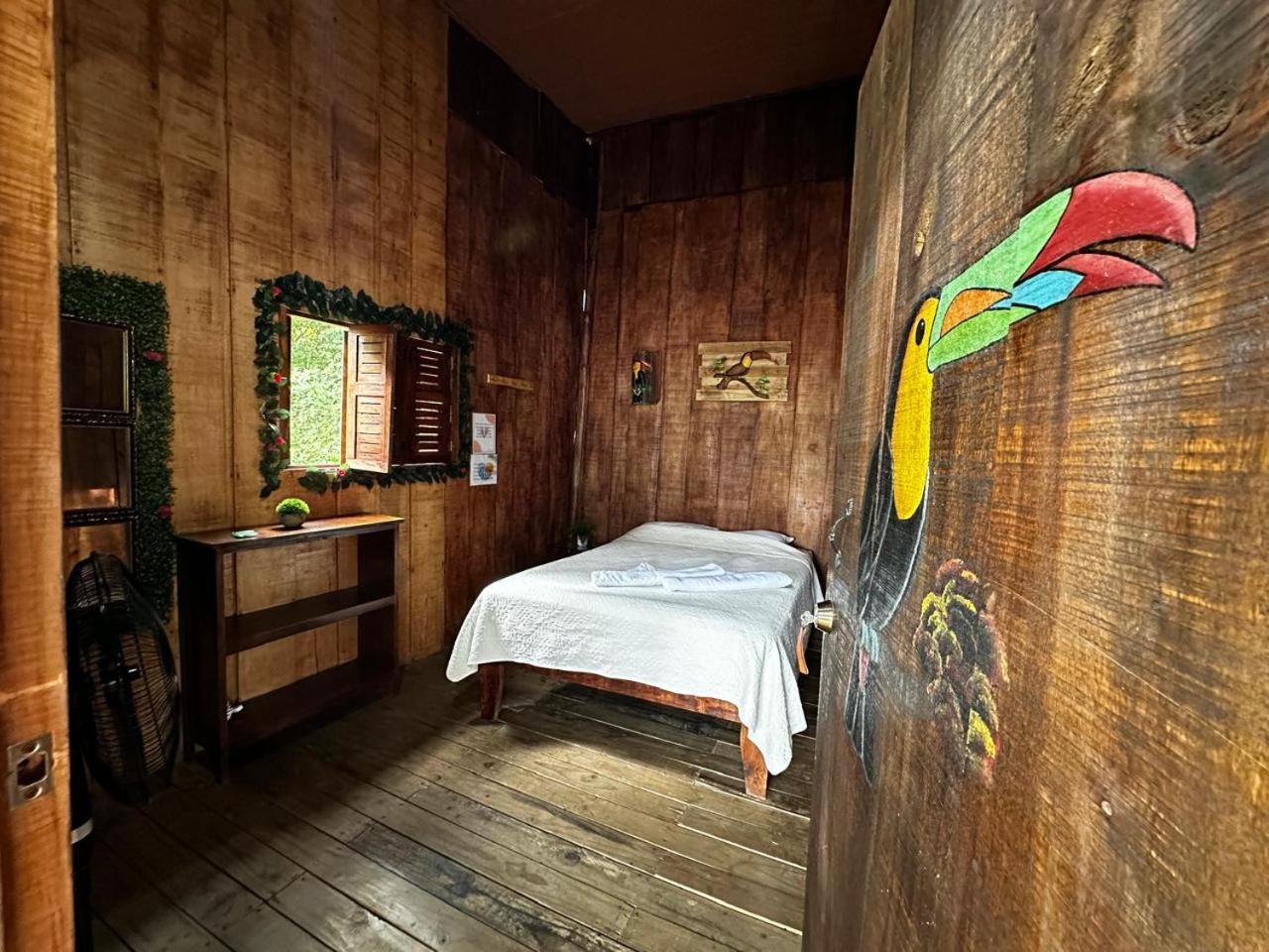 Hostel Rustico Marabi Tárcoles Eksteriør bilde